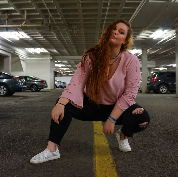 Meet your Posher, Erika - Picture 1 of 1